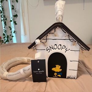 Kate Spade X Peanuts Snoopy 3D Dog House Crossbody